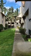 4420 146th Place Northeast, Unit P5 in Bellevue, WA - Building Photo - Building Photo