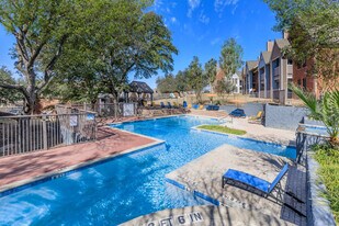 Cielo Apartments in San Antonio, TX - Building Photo