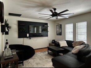 1621 Sunkist Way in Ft. Myers, FL - Building Photo - Building Photo