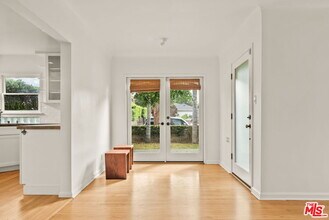 2008 Louella Ave in Los Angeles, CA - Building Photo - Building Photo