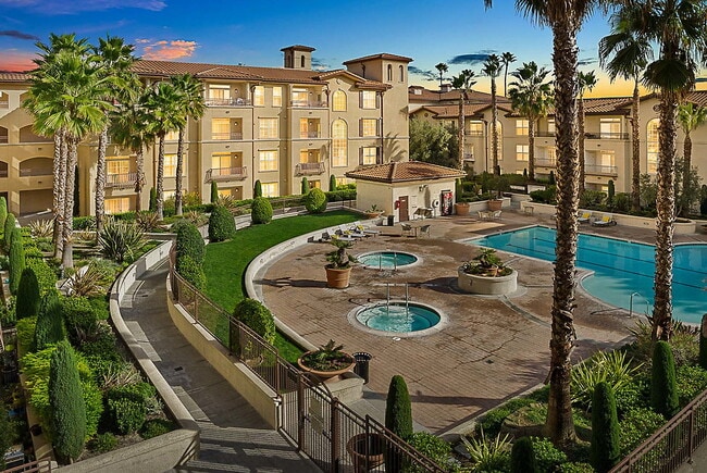 Santa Palmia at Palm Valley in San Jose, CA - Building Photo - Building Photo