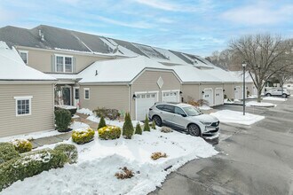 Whitney Park at Mt. Carmel in Hamden, CT - Building Photo - Building Photo