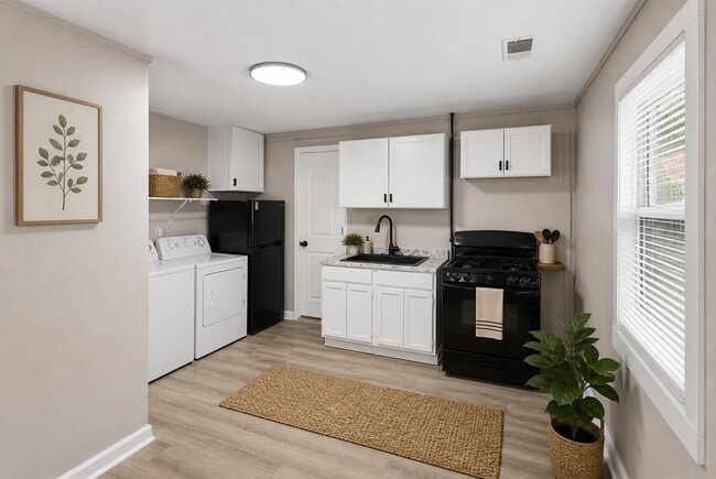 property at 308 E 7th St
