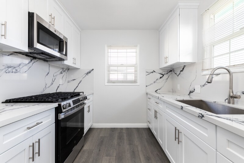 2145 W 104th St in Los Angeles, CA - Building Photo