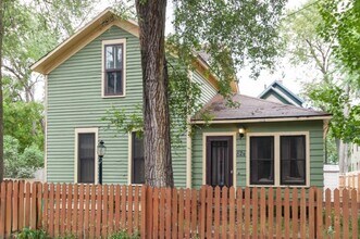 824 Lucas Ct in Kalamazoo, MI - Building Photo - Building Photo