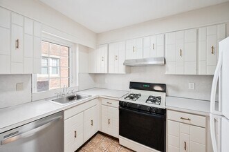 32 St Paul St in Brookline, MA - Building Photo - Building Photo