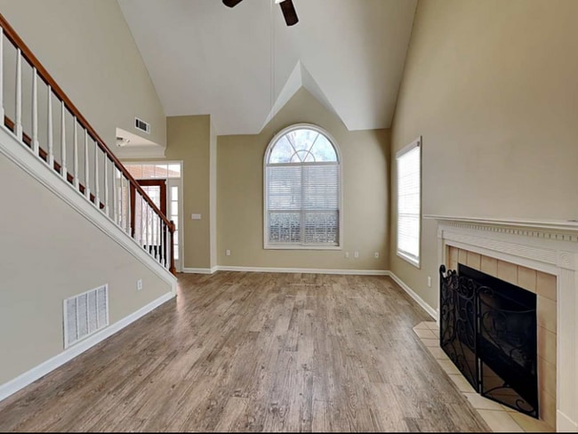 property at 2182 Moorewood Ln S E