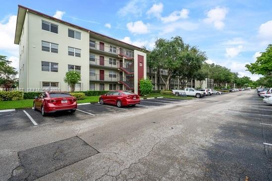 13255 SW 7th Ct in Pembroke Pines, FL - Foto de edificio - Building Photo