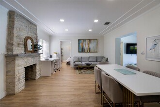 437 NE 107th St in Miami, FL - Building Photo - Building Photo