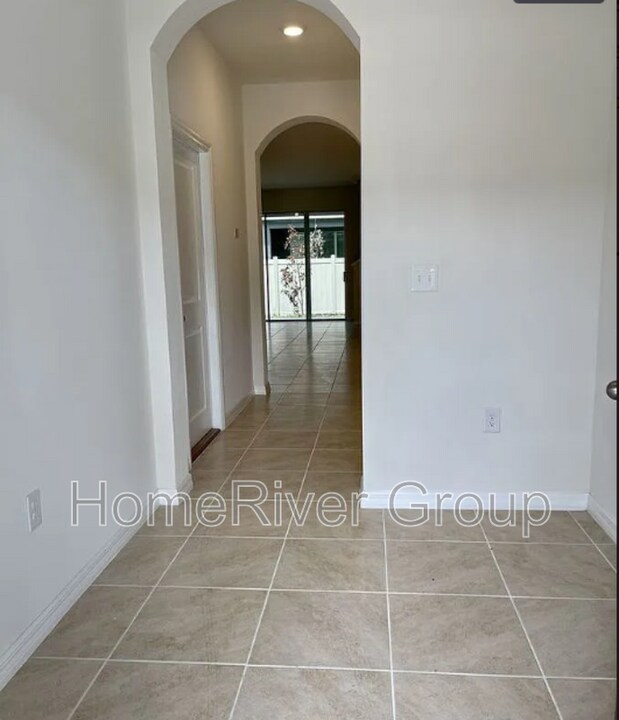 2917 Beluga Bay Dr in Odessa, FL - Building Photo