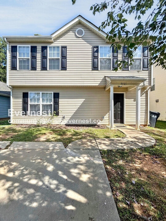 5731 Laborde Ave in Charlotte, NC - Building Photo