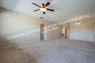 10737 S Miralago Dr in Vail, AZ - Building Photo - Building Photo