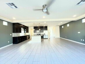 5638 W Bartlett Ridge Ct in Las Vegas, NV - Building Photo - Building Photo