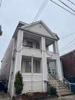 214 Grant St in Perth Amboy, NJ - Building Photo
