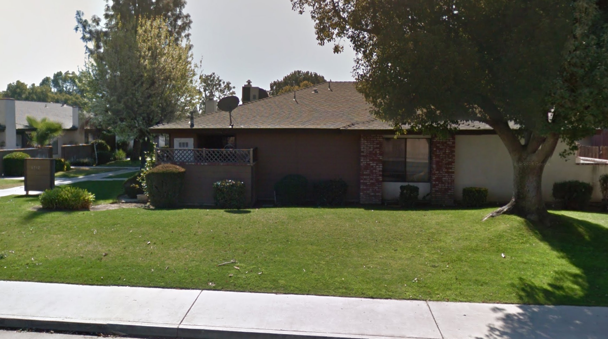 6712 N Half Moon Dr in Bakersfield, CA - Building Photo