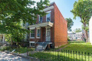 650 Morton St NW in Washington, DC - Building Photo