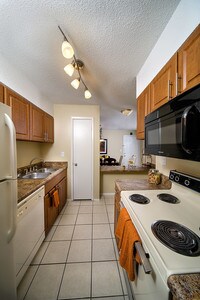 Building Photo - Ascot Place Apartments in Birmingham, Alabama