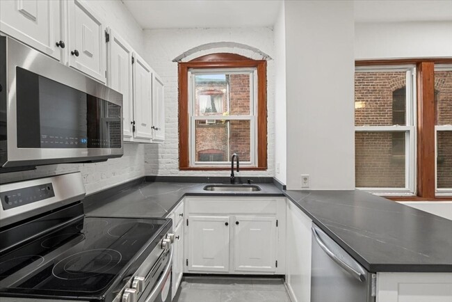 property at 39 Kent St