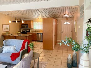 841 Division St in Pleasanton, CA - Building Photo - Building Photo