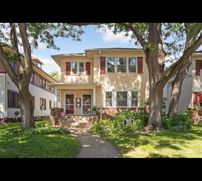 property at 1121 Goodrich Ave