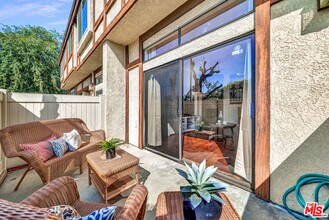 22525 Sherman Way-Unit -202 in Los Angeles, CA - Building Photo - Building Photo