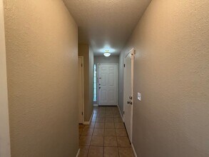 2801 Moonstar Way in Modesto, CA - Building Photo - Building Photo