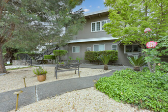 Silverado Gardens in Napa, CA - Foto de edificio - Building Photo