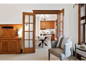 385 Laurel Ave in St. Paul, MN - Building Photo - Building Photo