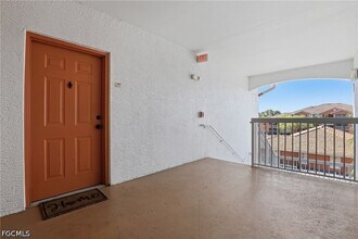 6321 Aragon Way, Unit 306 in Ft. Myers, FL - Foto de edificio - Building Photo