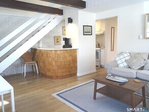 81 Church St in Branford, CT - Building Photo - Building Photo