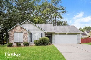 6165 Pembroke Dr in Rex, GA - Building Photo