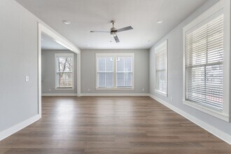 923 S Waxflower Ave in Fayetteville, AR - Building Photo - Building Photo