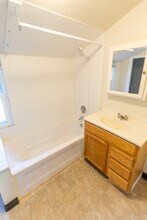 525 W 4th St, Unit 2 in Duluth, MN - Building Photo - Building Photo