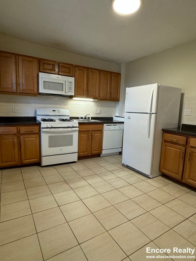 9 Barrows St, Unit 6