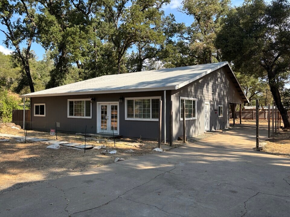3303 N Shingle Rd in Shingle Springs, CA - Building Photo
