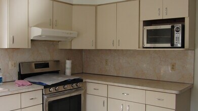 12-70 Edward St in Fair Lawn, NJ - Building Photo - Building Photo