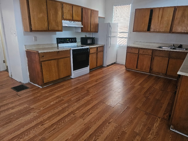 640 E Northern Ave in Pueblo, CO - Building Photo - Building Photo