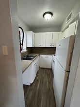 5220 Weber Rd in Corpus Christi, TX - Building Photo - Building Photo