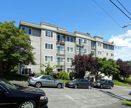 Baywatch At Magnolia Apartments in Seattle, WA - Building Photo - Building Photo