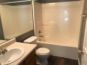 3929 Roundwood Dr in Indianapolis, IN - Building Photo - Building Photo