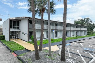 20788 US Highway 19 N in Clearwater, FL - Building Photo