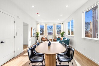 1400 Martin Luther King Jr Way S in Seattle, WA - Building Photo - Building Photo