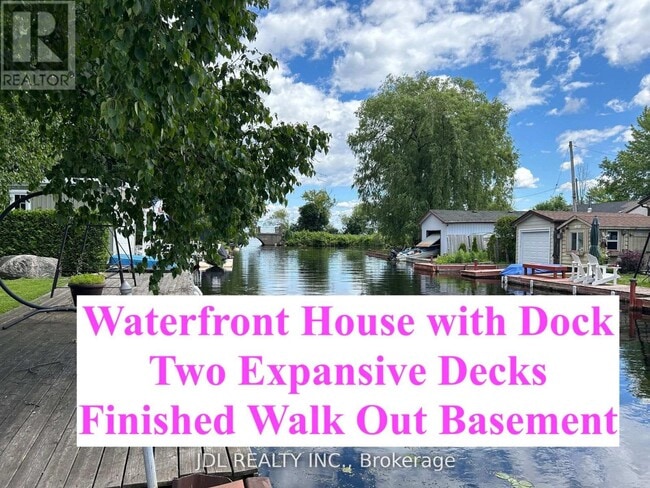 property at 11 Red Robin Rd