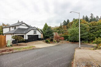 16107 SE Bybee Ct in Portland, OR - Building Photo - Building Photo