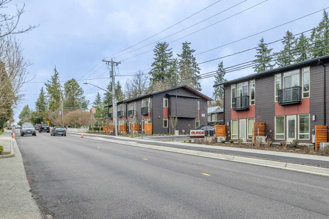 The Oliver in Bainbridge Island, WA - Building Photo