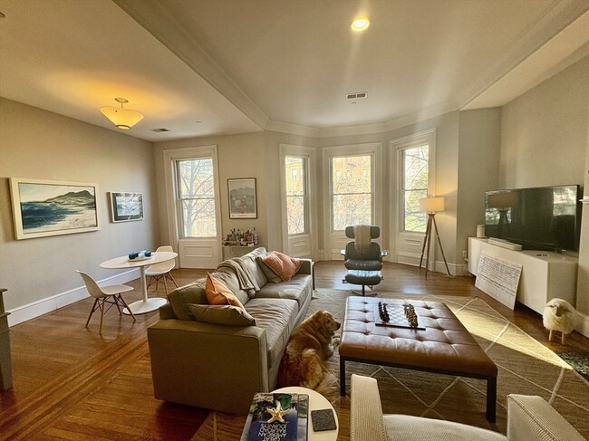 331 Beacon St, Unit 3 in Boston, MA - Foto de edificio - Building Photo