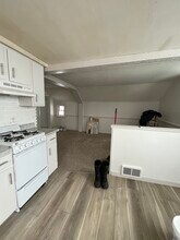 29 Center St, Unit 3 in Easthampton, MA - Building Photo - Building Photo