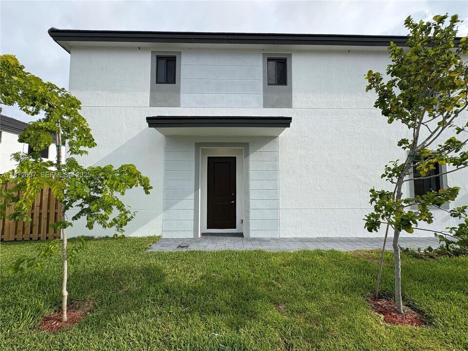 34530 SW 190th Ave in Homestead, FL - Building Photo