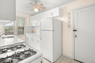 2475 Summer St in Stamford, CT - Building Photo - Building Photo