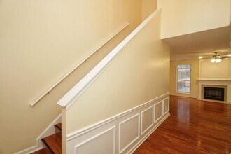 702 Ives Way NW in Lilburn, GA - Building Photo - Building Photo